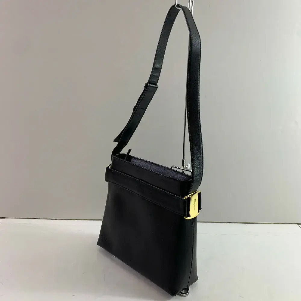 Salvatore Ferragamo Black Hachioji Shoulder Bag Leather Black
